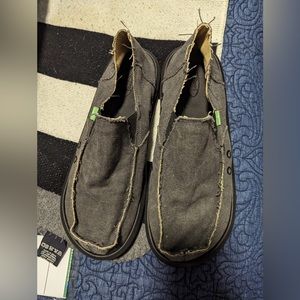 Men’s Sanuk worn 3 times